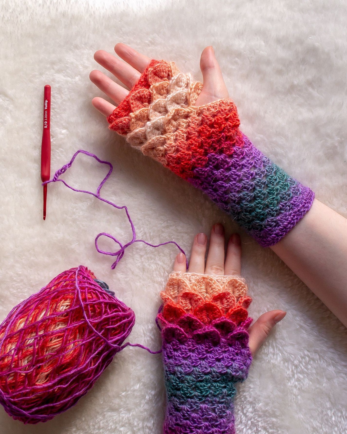 Dragon Scale Gloves Crochet Pattern PDF (2020) Skye Bazaar OMBRE